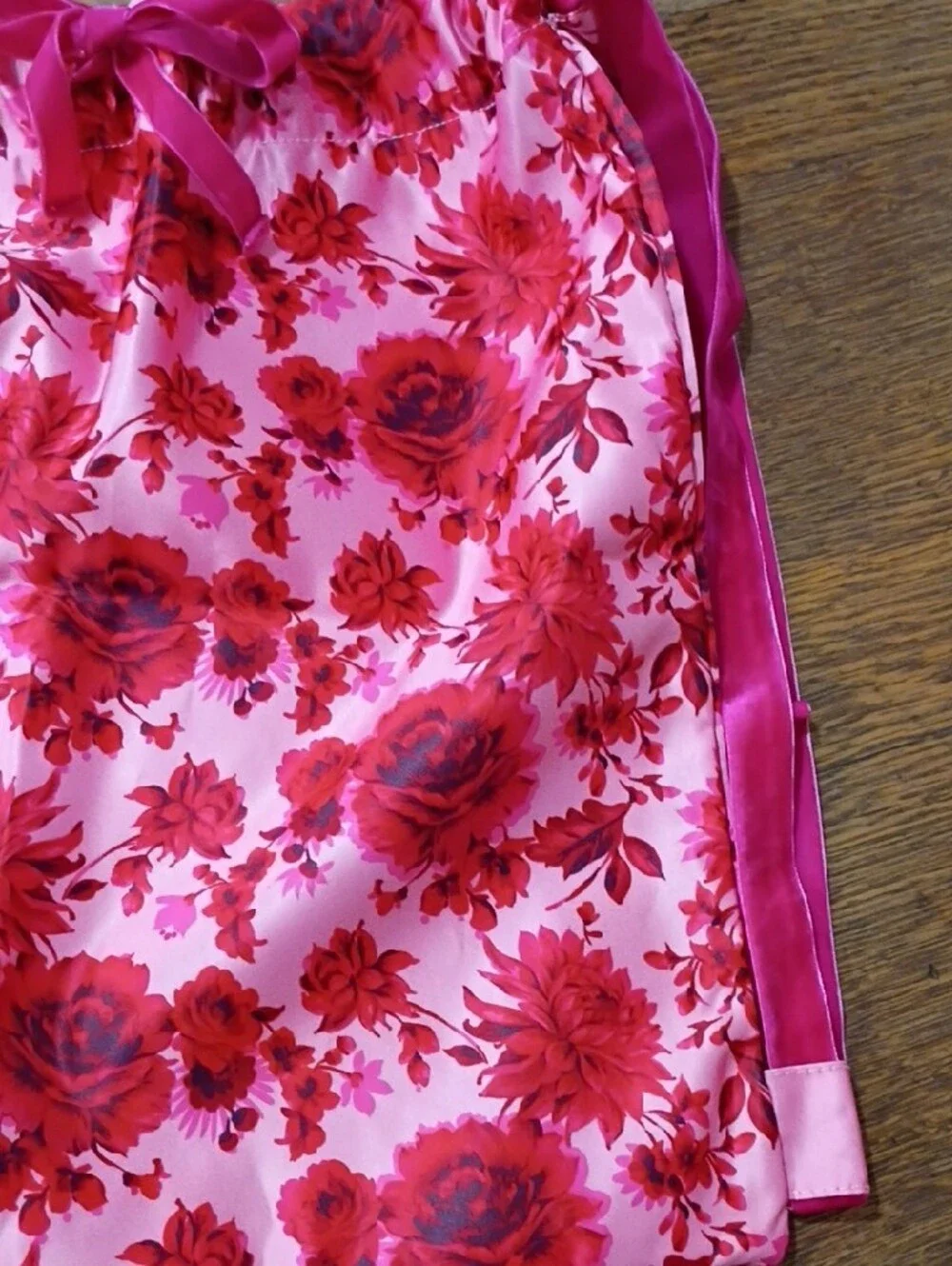 ban.do NWT Pink Satiny Drawstring Backpack with Red Floral Print